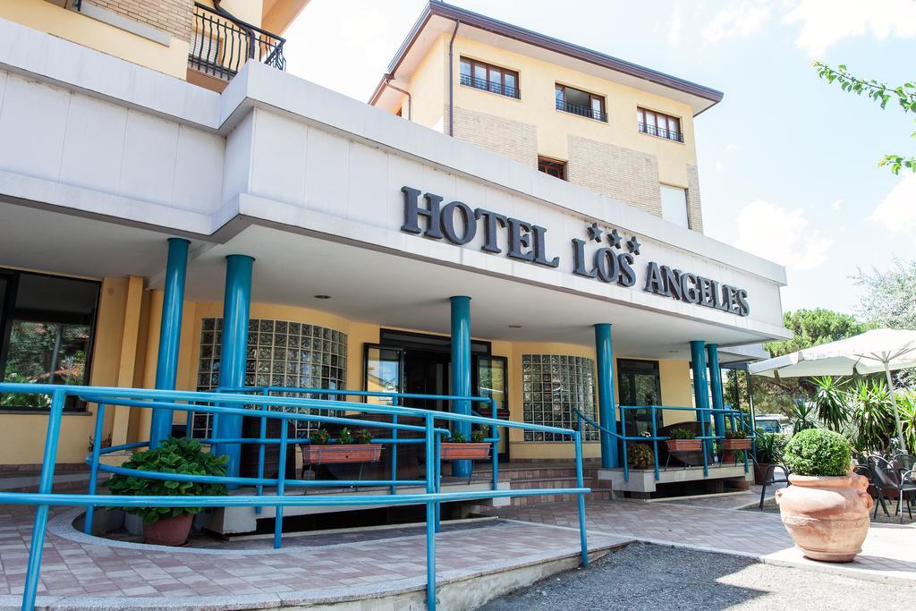 Hotel Los Angeles أسيسي المظهر الخارجي الصورة