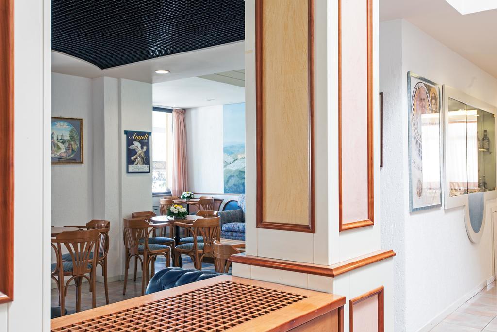 Hotel Los Angeles أسيسي المظهر الخارجي الصورة